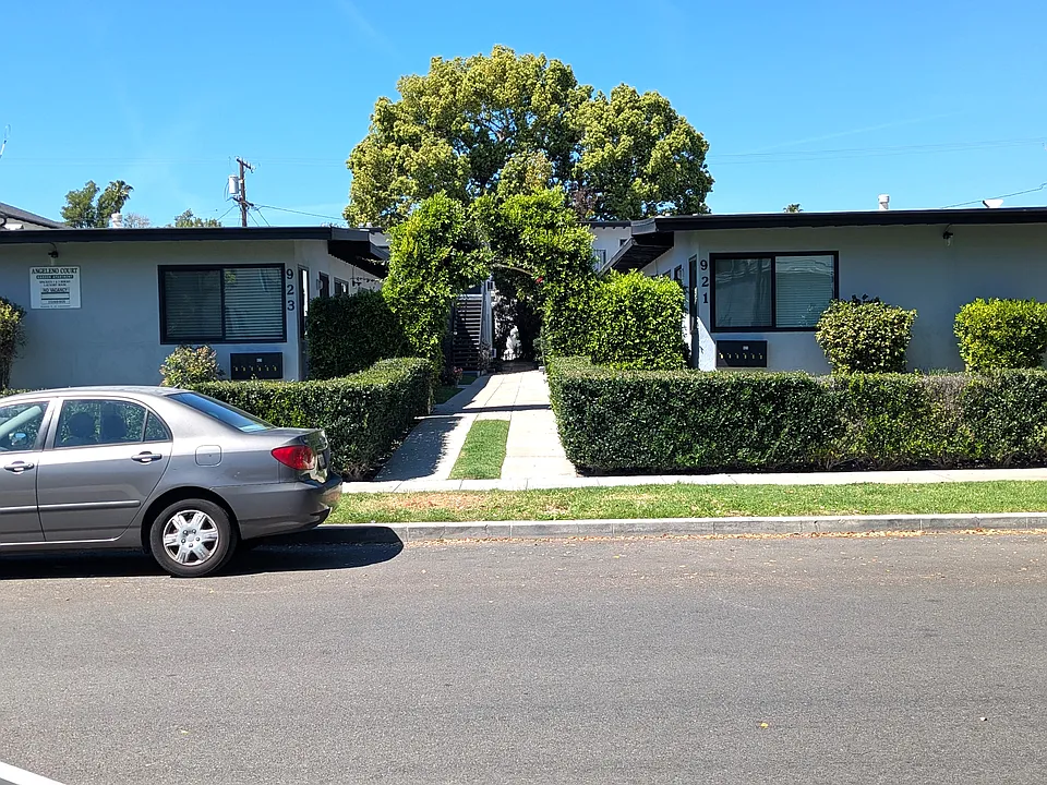 921 W Angeleno Ave #C