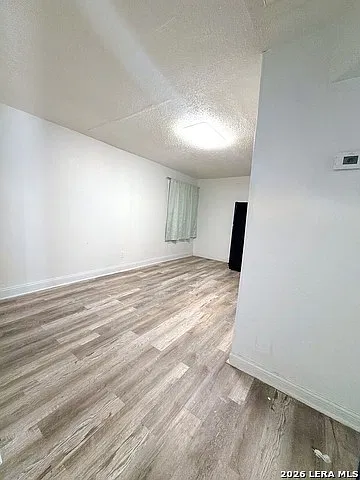 153 E Baylor — Photo 4