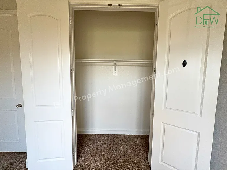 302 Julia Ln — Photo 21