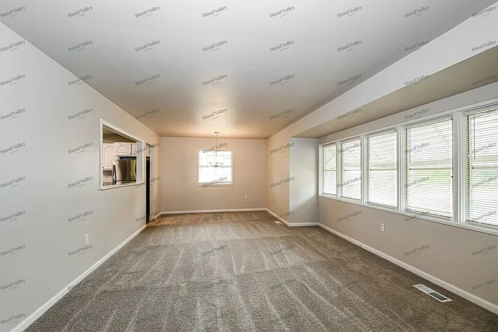 4 bed, 2.0 bath, 1635 sqft, $1,950 — Photo 4