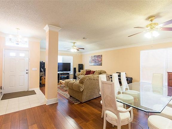 3rd image of 2709 Lakefield Dr