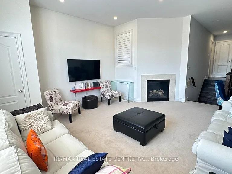 13 Alister Dr #MAIN UPPER — Photo 33