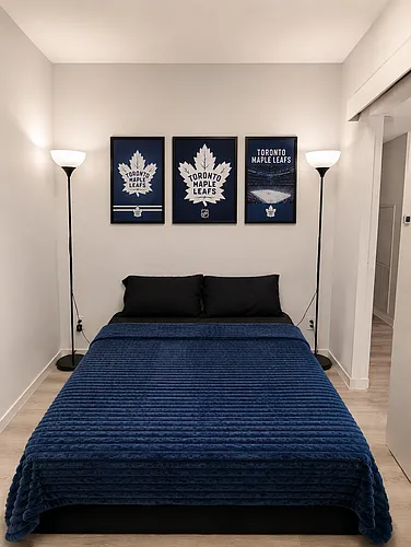 230 Simcoe St Photo 1