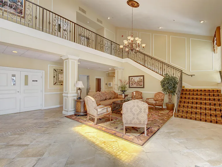 5895 Autumn Lake Ln #A — Photo 22