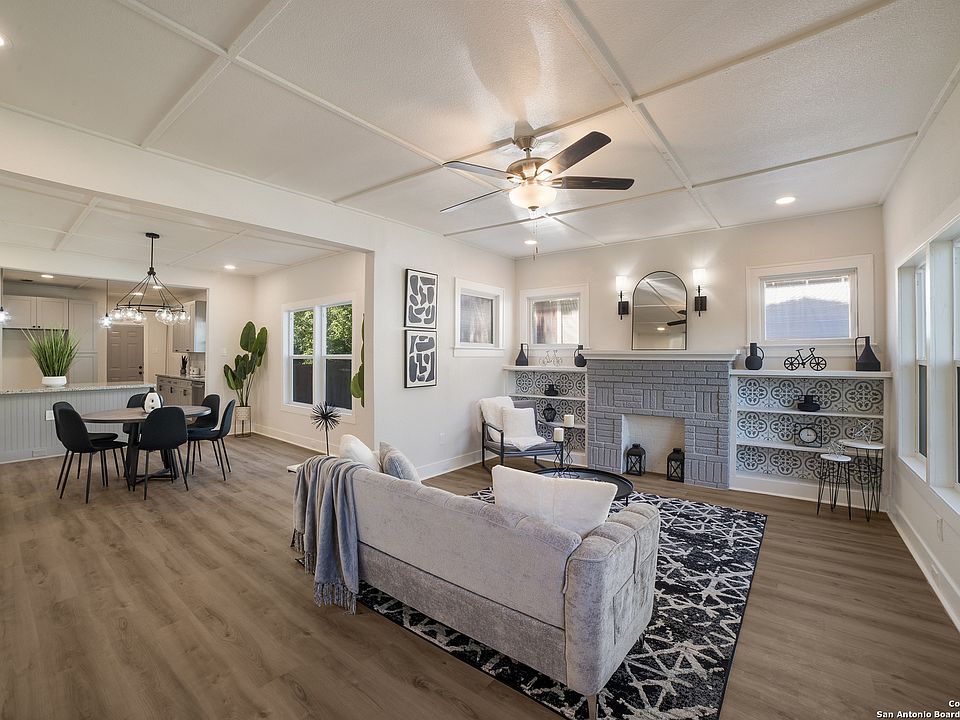 1st image of 510 W MISTLETOE AVE