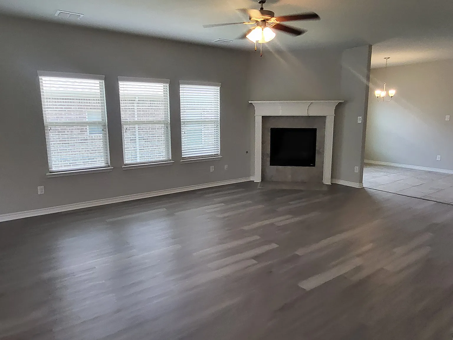 3 bed, 2061 sqft, $2,450 — Photo 3