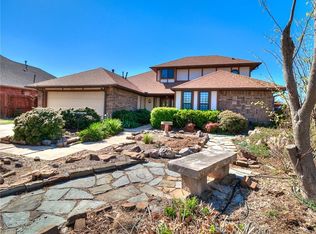 9025 NW 99th St, Yukon, OK 73099