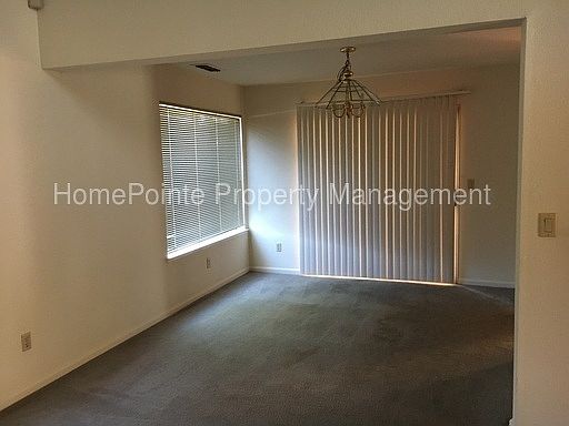 5th image of 42 Fire Leaf Ct