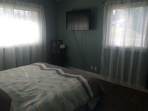 5th image of 2225 Sunset Dr