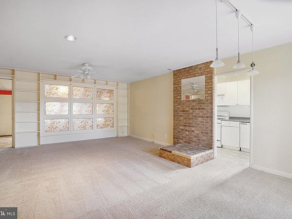 5th image of 4817 Upland Dr