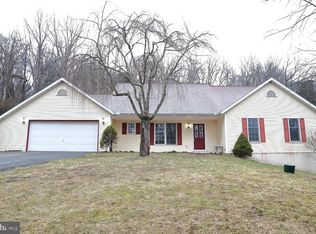 1047 Green Hills Rd, Birdsboro, PA 19508