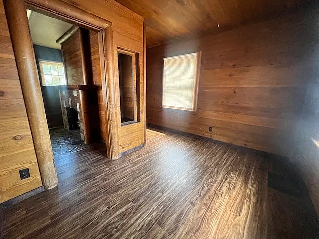 1609 Madeline Ave — Photo 4