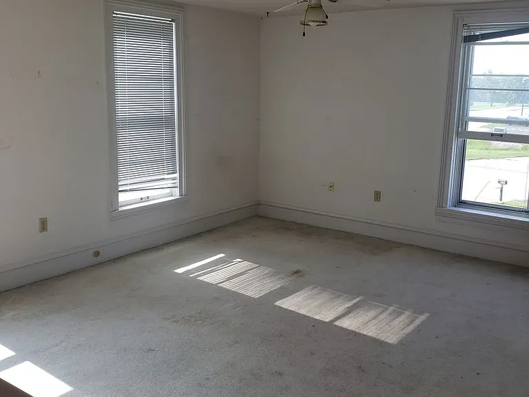 9739 Maysville Rd — Photo 16