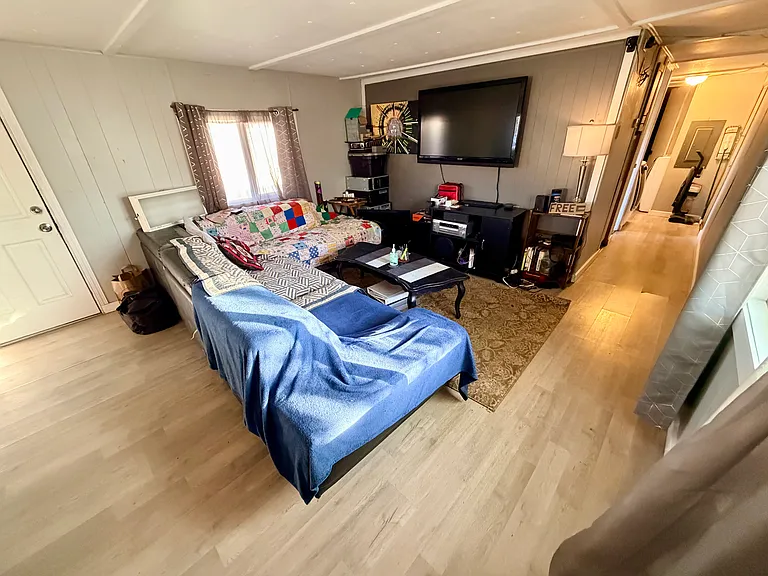 306 E 41st St #10 — Photo 10