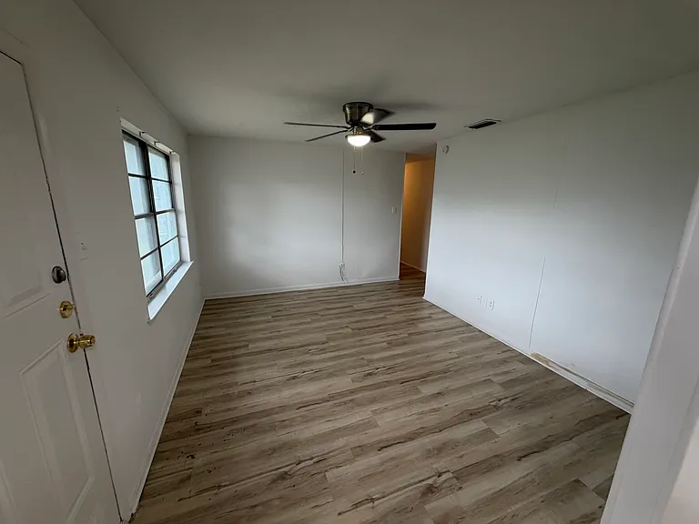 4417 Princeton Dr — Photo 4
