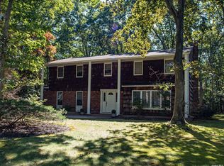 6 Woodedge Dr, Dix Hills, NY 11746 | MLS #473620 | Zillow