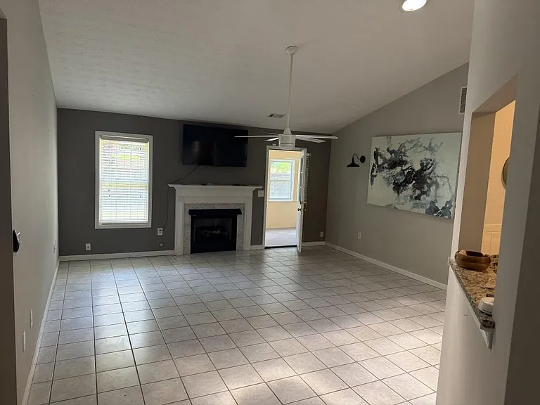 34 Winding Creek Ct — Photo 10