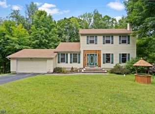 55 Greenhill Rd, Hamburg, NJ 07419