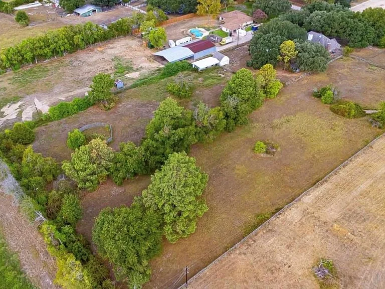 17303 Swansbury Dr — Photo 18