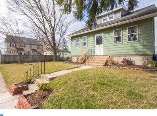 30 W Avon Rd, Brookhaven, PA 19015
