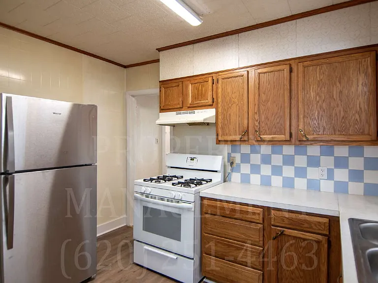 1318 W 6th St — Photo 10