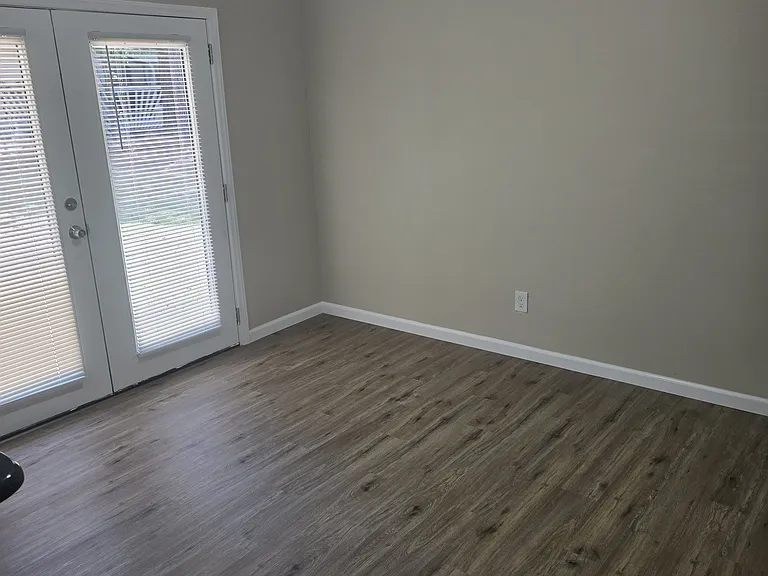 6550 Venture Dr — Photo 12