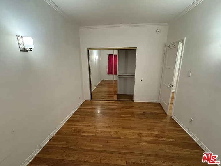 264 S Reeves Dr #101 — Photo 9