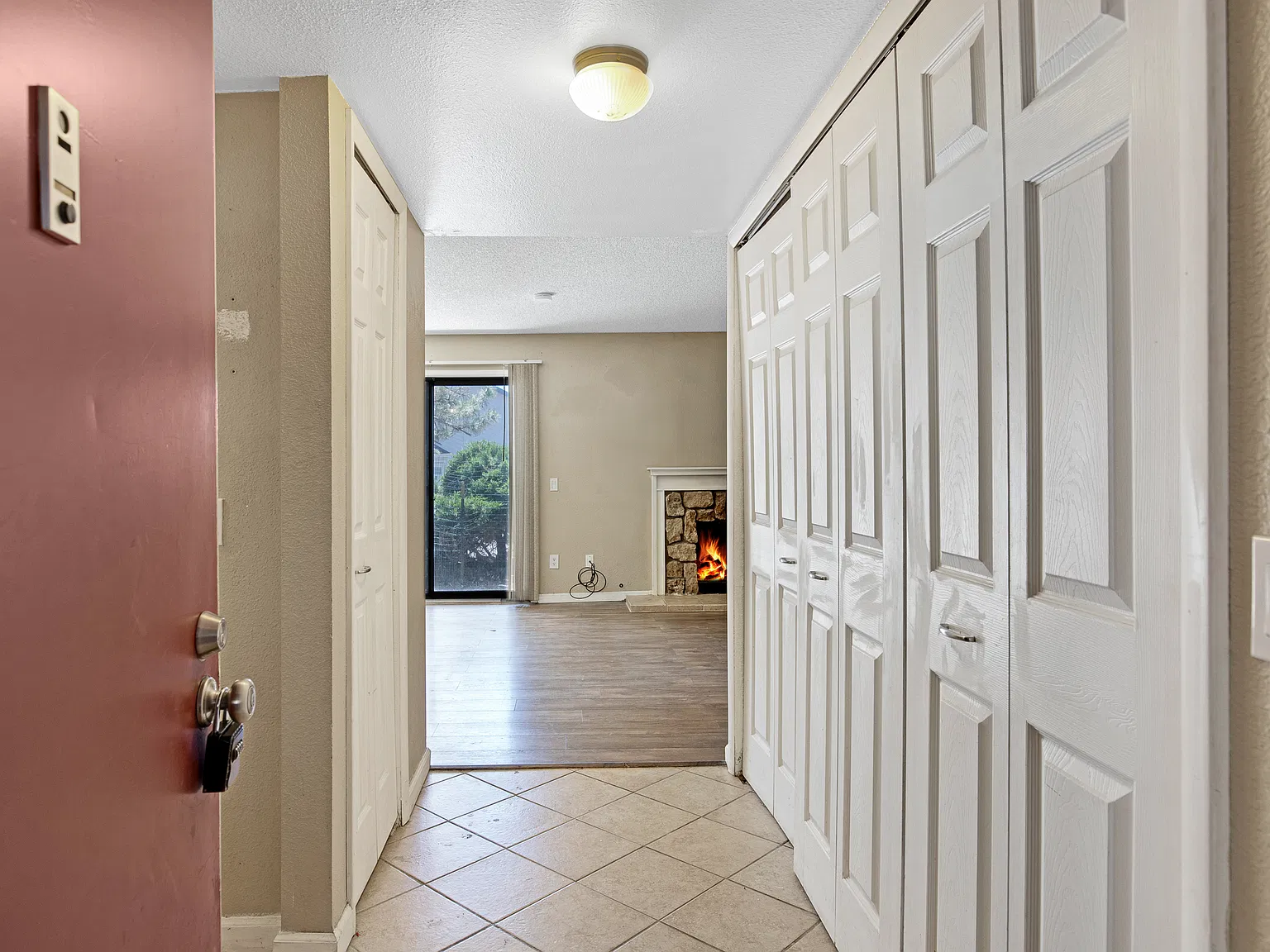 14066 E Stanford Cir — Photo 2