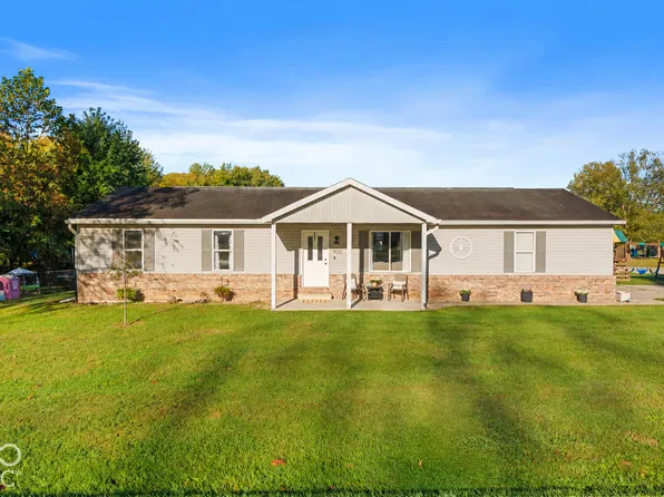 900 Golden Ct, Greencastle, IN 46135