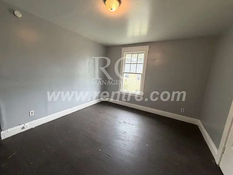 107-4 W Davis St — Photo 6