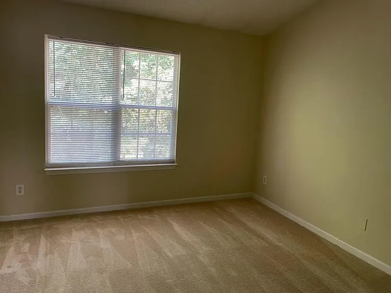 3131 Manhasset Ln — Photo 7