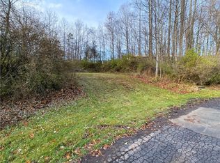 110 & 120 Crescent Creek Dr, New Castle, IN 47362