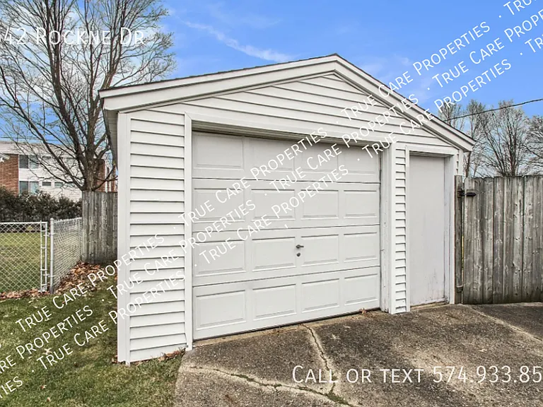 2842 Rockne Dr — Photo 20