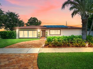 1 Tam O Shanter Ln, Boca Raton, FL 33431