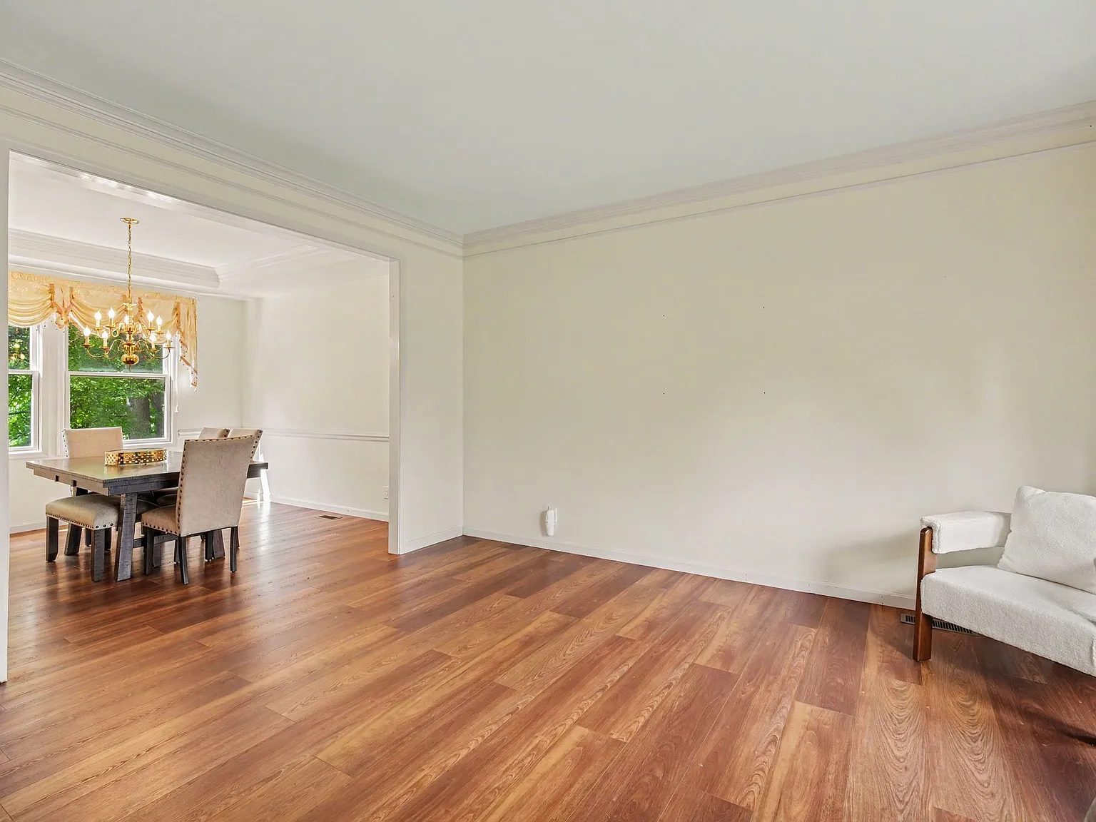 4 bed, 5368 sqft, $3,350 — Photo 4