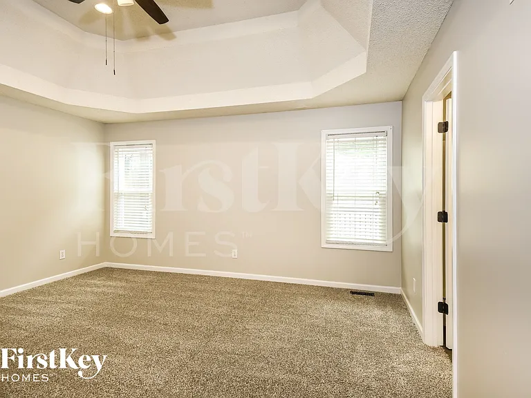 1064 Whispering Woods Dr — Photo 7