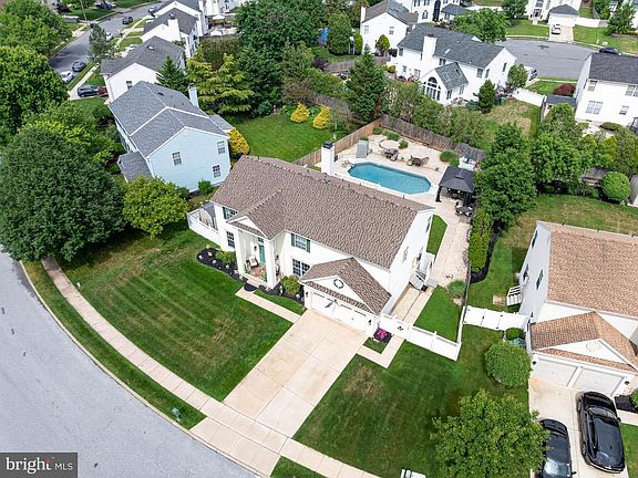 4th image of 30 Winfield Cir