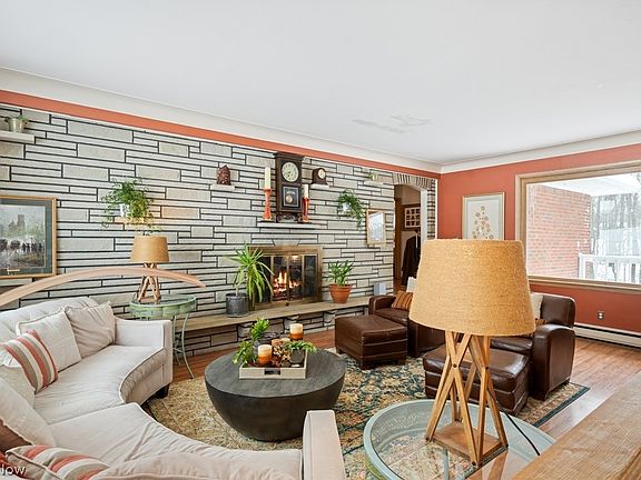 4th image of 4950 Harris Rd