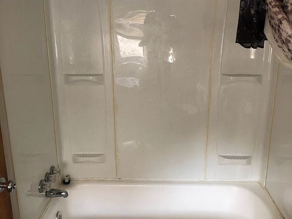 4th image of 265 Duncan Ave #5