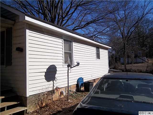 2nd image of 1115 Little Ave