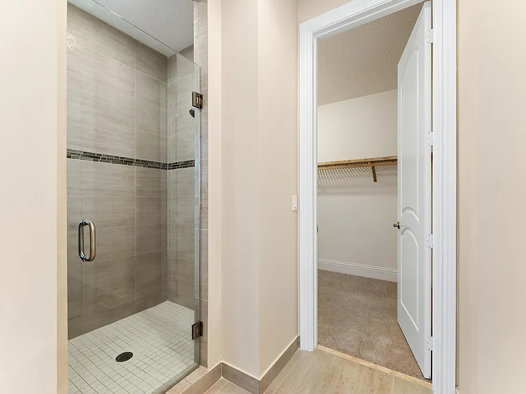 259 SE Calmo Cir — Photo 44