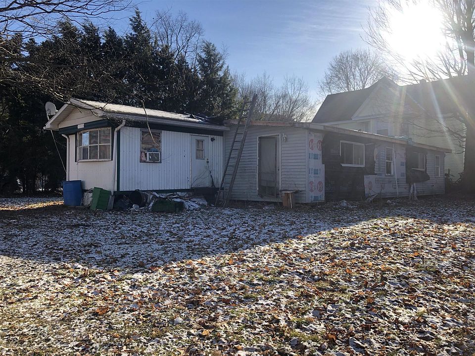 2nd image of 155 Park Ave