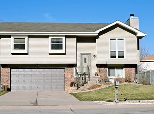 126 Cedar Cir, Bellevue, NE 68005