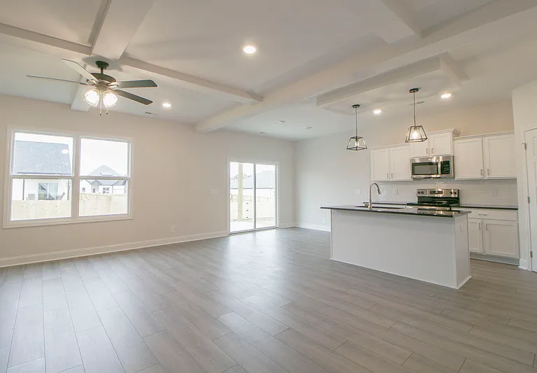 190 Monaghan Dr — Photo 2