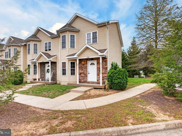 206 Willow Oaks Dr, Elkton, VA 22827