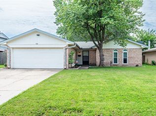132 SW 5th St, Moore, OK 73160