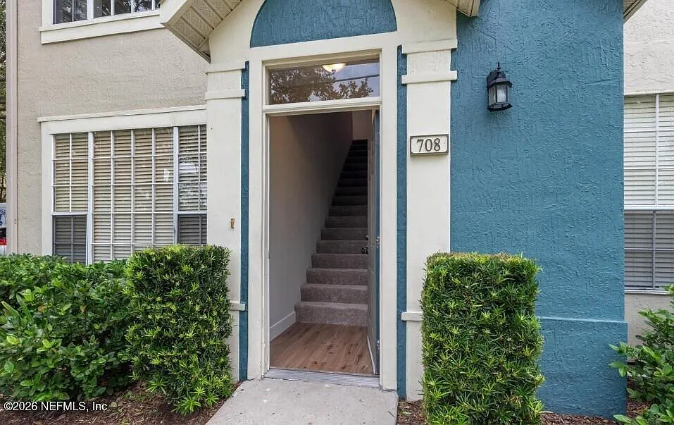 2 bed, 2.0 bath, 1229 sqft, $2,000 — Photo 3