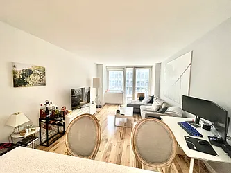Rented by Addison Property Group