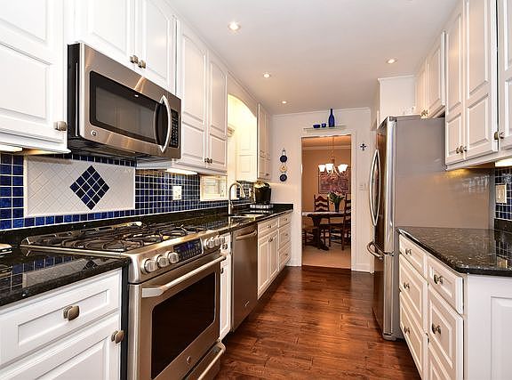 2nd image of 106 N Charles Ave
