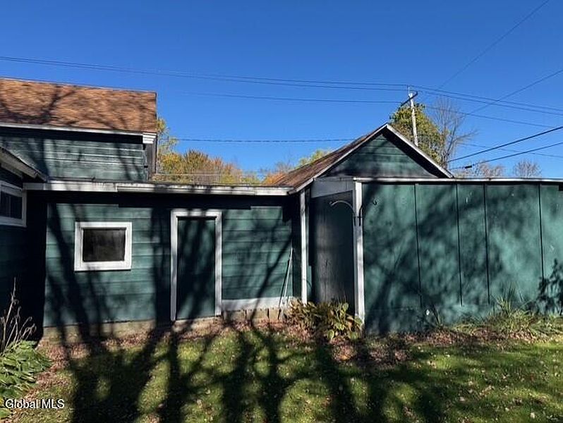 3rd image of 1051 Nys Rt 29